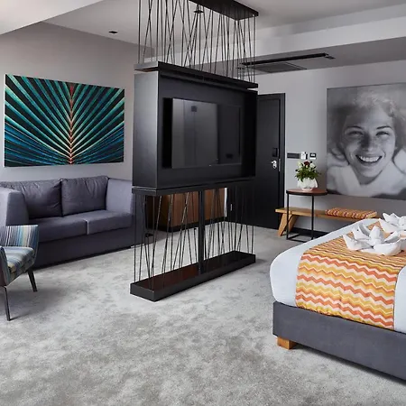 ホテル Panoramika Design