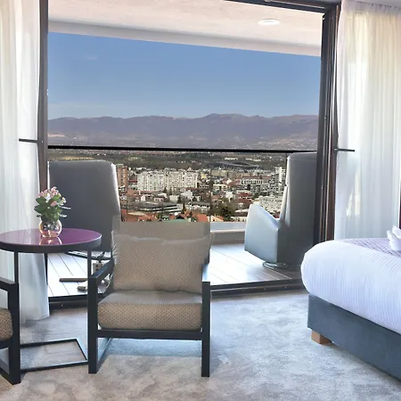 ホテル Panoramika Design 4*