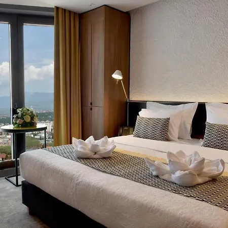 ホテル Panoramika Design 4*